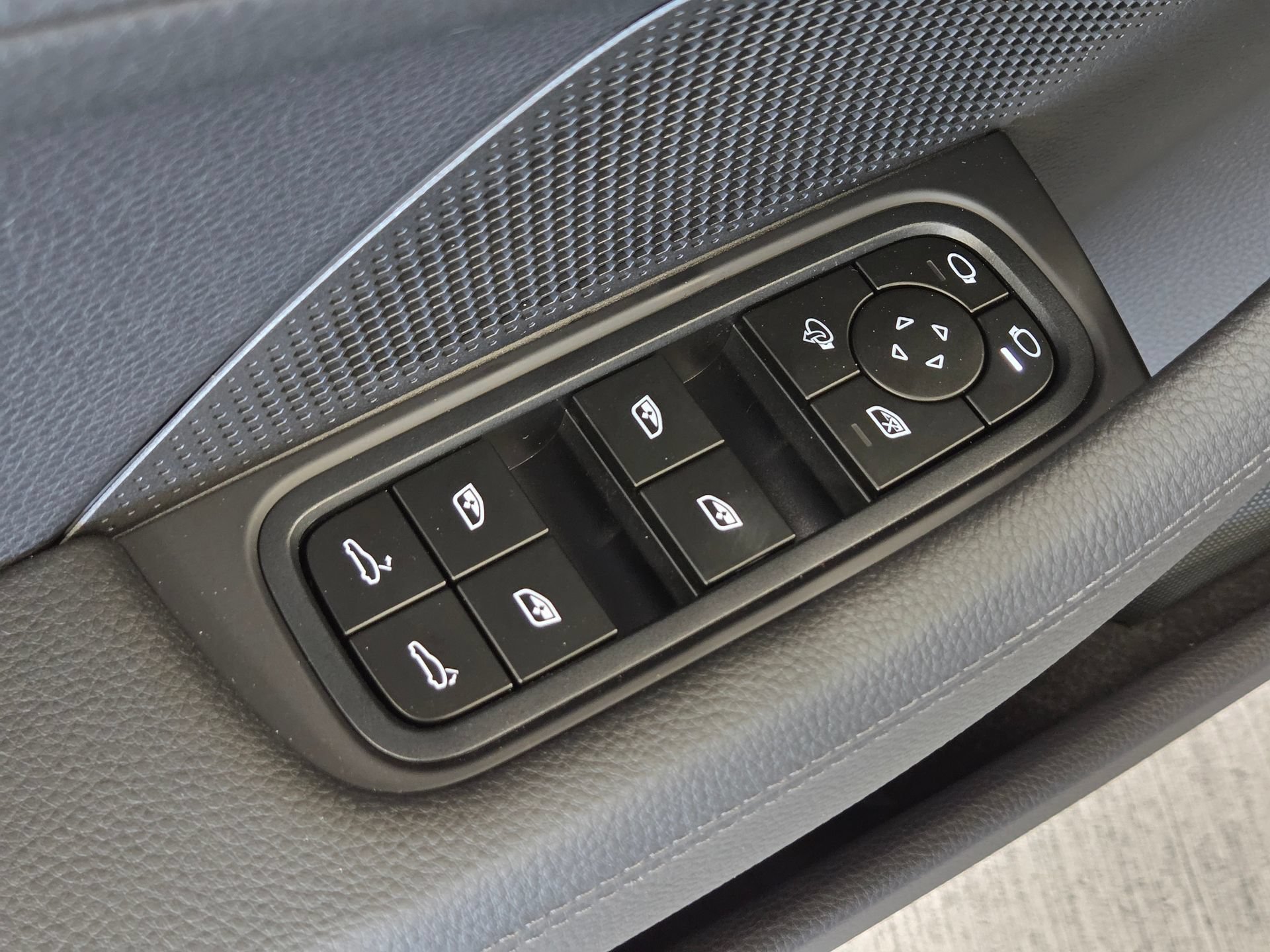 New 2026 Porsche Panamera 4 AWD/4WD image 15