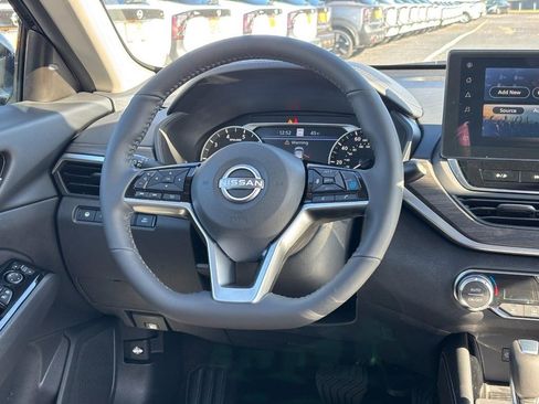 New 2025 Nissan Altima 2.5 SL image 7