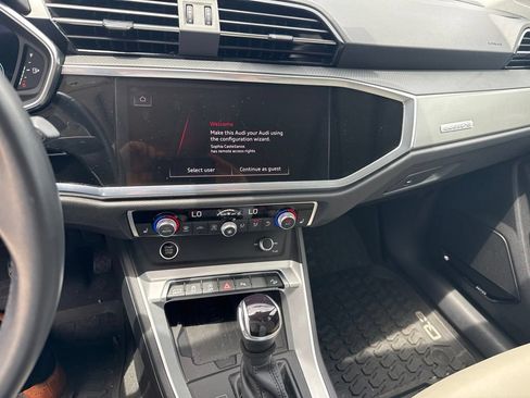 Used 2023 Audi Q3 2.0T Premium Plus AWD/4WD image 3