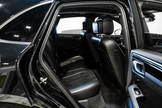 Used 2020 Porsche Macan AWD/4WD image 34