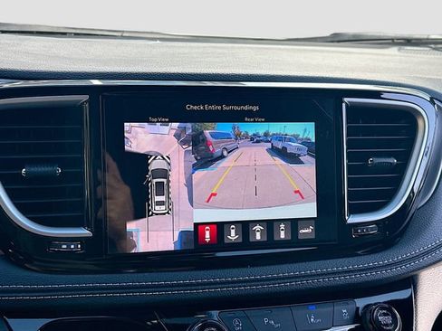 New 2026 Chrysler Pacifica Select image 14