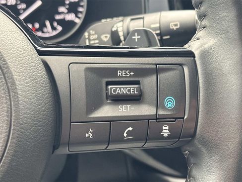 Used 2023 Nissan Pathfinder SL image 30