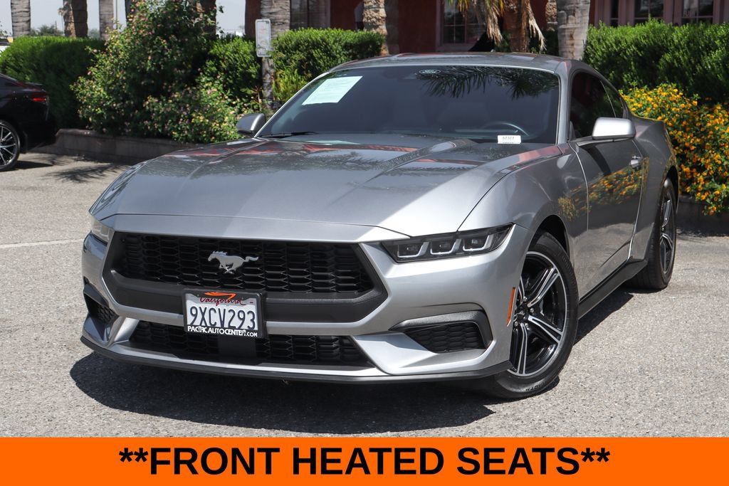 Used 2025 Ford Mustang Coupe RWD image 4