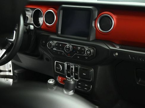 Used 2019 Jeep Wrangler Unlimited Rubicon AWD/4WD image 62