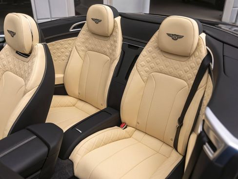 Certified 2024 Bentley Continental GT V8 AWD/4WD image 30