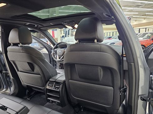 Used 2019 BMW 540i xDrive image 25