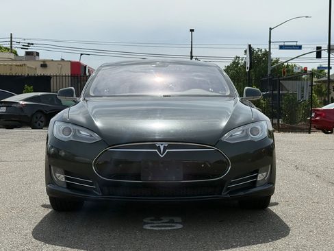 Used 2013 Tesla Model S image 2
