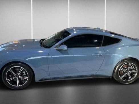 Used 2024 Ford Mustang Coupe image 7