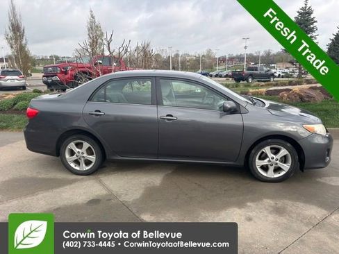 Used 2013 Toyota Corolla LE w/ Premium Complete Pkg image 2