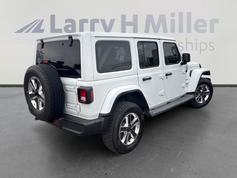 Used 2018 Jeep Wrangler Unlimited Sahara image 5