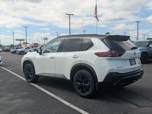 Used 2023 Nissan Rogue SV w/ SV Premium B Package AWD/4WD image 3