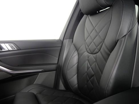 Used 2025 BMW X5 xDrive50e image 27