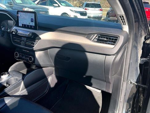 Used 2022 Ford Escape SEL image 12