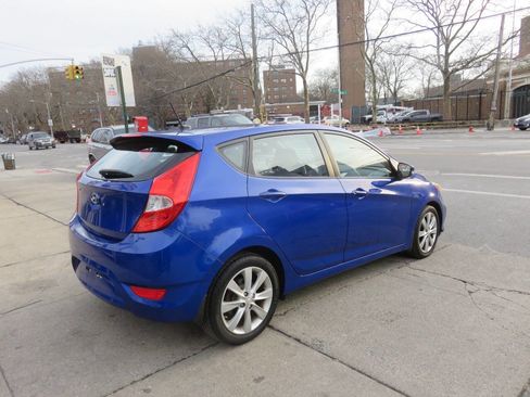 Used 2014 Hyundai Accent SE w/ Option Group 3 FWD image 4