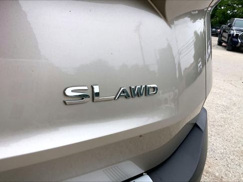 Used 2021 Nissan Rogue SL AWD/4WD image 10