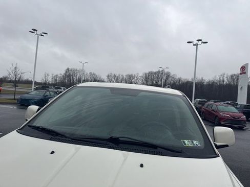 Used 2014 Dodge Journey SXT w/ Flexible Seating Group image 38