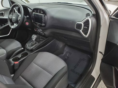 Used 2024 Kia Soul LX w/ Option Group 015 FWD image 13
