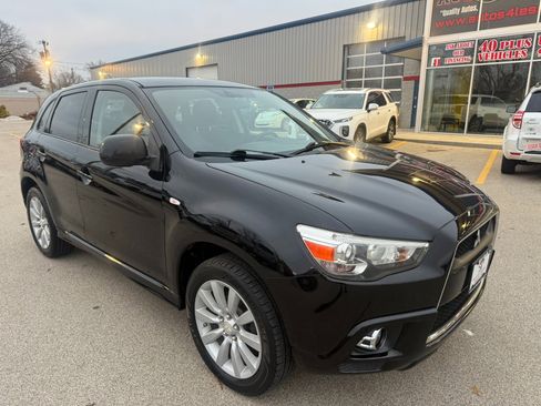 Used 2011 Mitsubishi Outlander Sport SE image 3