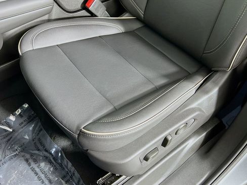 New 2025 Chevrolet Suburban Premier image 20