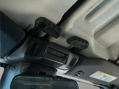 Used 2025 Jeep Wrangler Unlimited Rubicon image 23