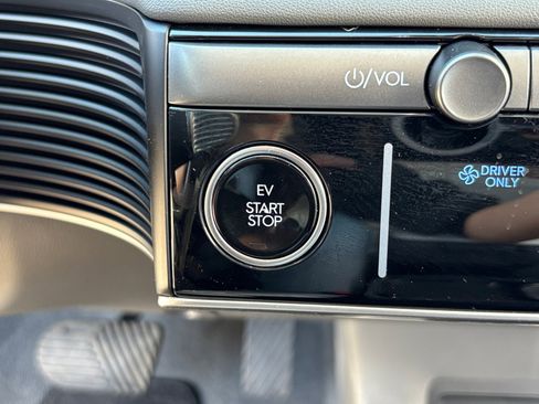 Used 2025 Hyundai Ioniq 5 Limited image 30