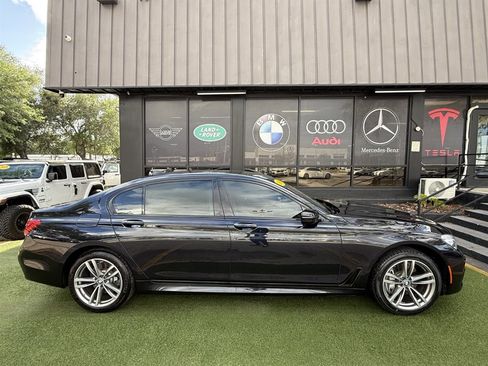Used 2019 BMW 740i w/ Executive Package image 8