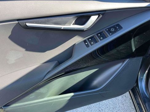 Certified 2025 Kia Niro EX image 14