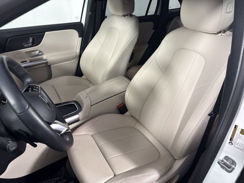 Used 2025 Mercedes-Benz GLA 250 4MATIC image 18