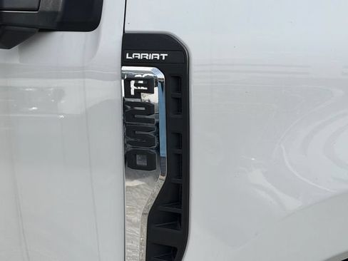 Used 2024 Ford F250 Lariat w/ Lariat Ultimate Package AWD/4WD image 11