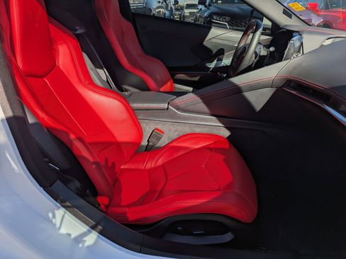 Used 2024 Chevrolet Corvette Stingray Coupe w/ Z51 Performance Package image 26