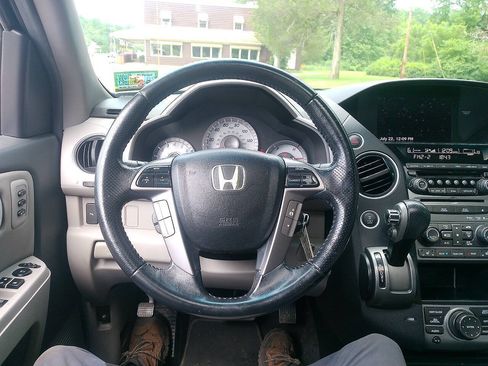 Used 2012 Honda Pilot Touring image 11