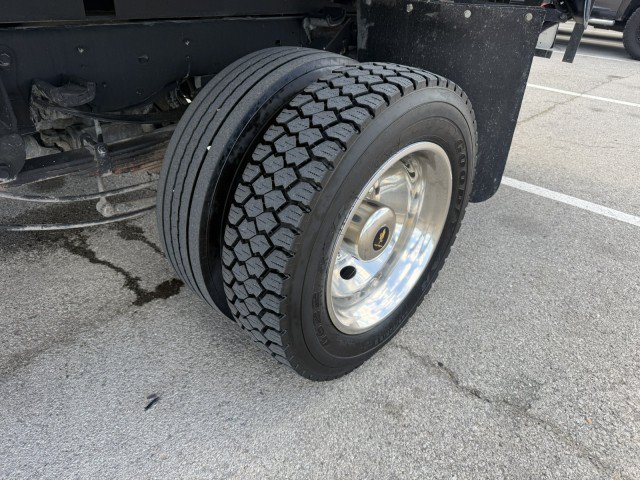 Used 2021 Ford F550 2WD Regular Cab Super Duty image 16