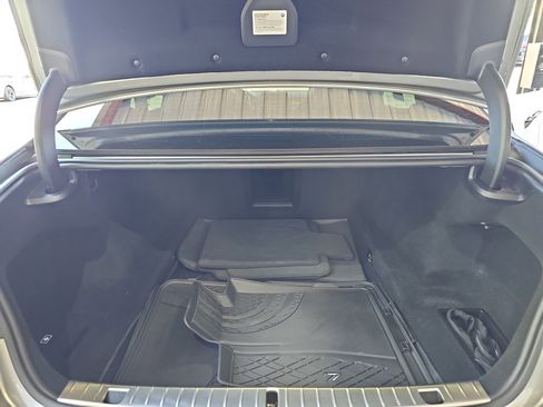 Used 2022 BMW 740i w/ M Sport Package RWD image 13