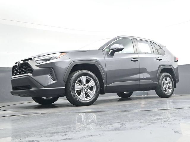 Used 2024 Toyota RAV4 XLE FWD image 35