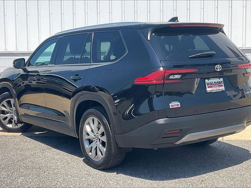 Used 2024 Toyota Grand Highlander AWD image 15