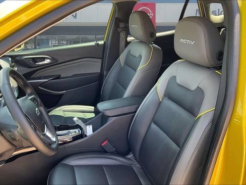 Used 2025 Chevrolet Trax ACTIV w/ Driver Confidence Package FWD image 21