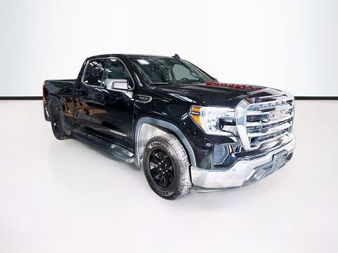 Used 2019 GMC Sierra 1500 SLE w/ SLE Value Package image 3