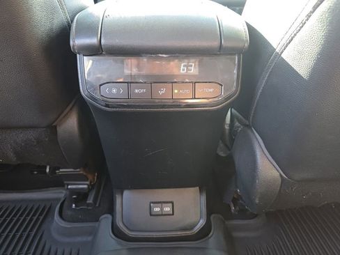 Used 2022 Toyota Highlander XLE image 20