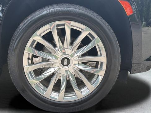 Used 2021 Cadillac Escalade ESV Premium Luxury AWD/4WD image 45
