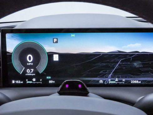 Certified 2025 Genesis G80 2.5T Sport Prestige image 19