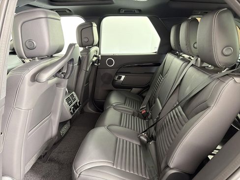 New 2026 Land Rover Discovery S image 26