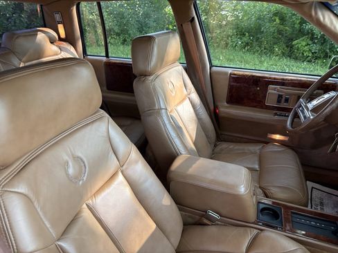 Used 1989 Cadillac Seville FWD image 33