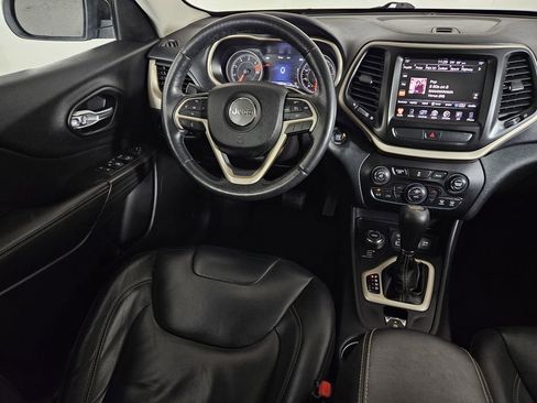 Used 2016 Jeep Cherokee Limited image 8