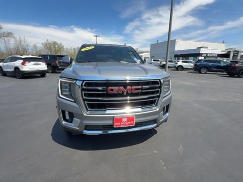 Used 2023 GMC Yukon SLT w/ SLT Luxury Package AWD/4WD image 3