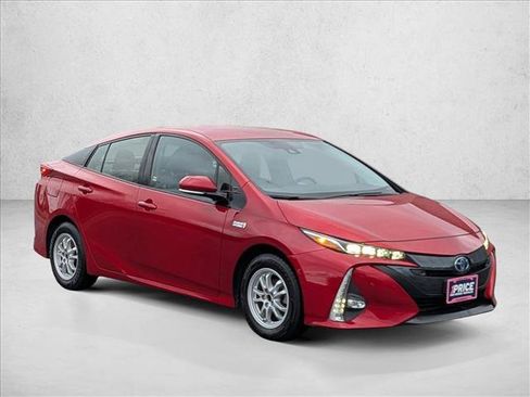 Used 2018 Toyota Prius Prime Advanced image 3