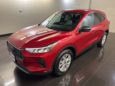 Used 2023 Ford Escape Active image 3