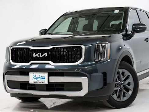 Used 2023 Kia Telluride LX image 2
