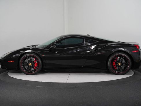 Used 2017 Ferrari 488 GTB RWD image 7