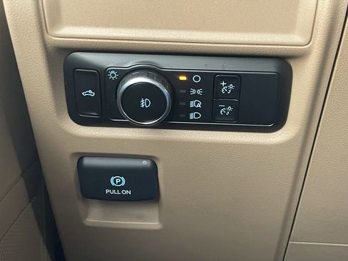 Used 2023 Ford F150 XLT image 29