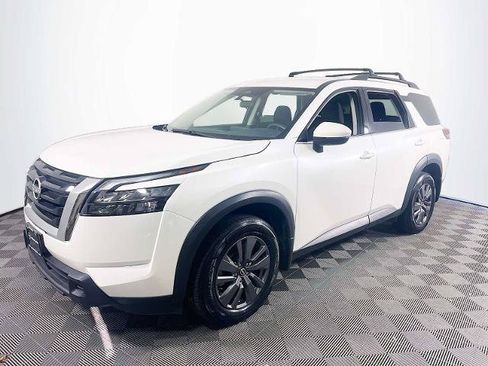 Certified 2024 Nissan Pathfinder SV AWD/4WD image 1